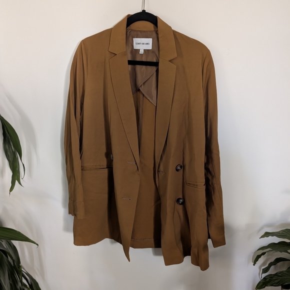 Elizabeth and James Camel Two-Piece Pantsuit - Picture 2 of 8